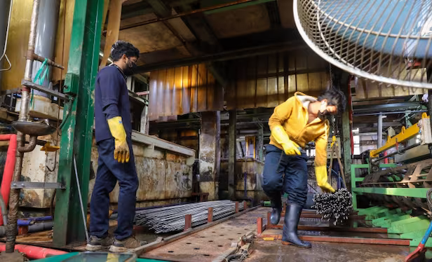 선불카드에 고국 가족사진이”… 이주노동자 맞춤 카드 만든 BC카드·GME